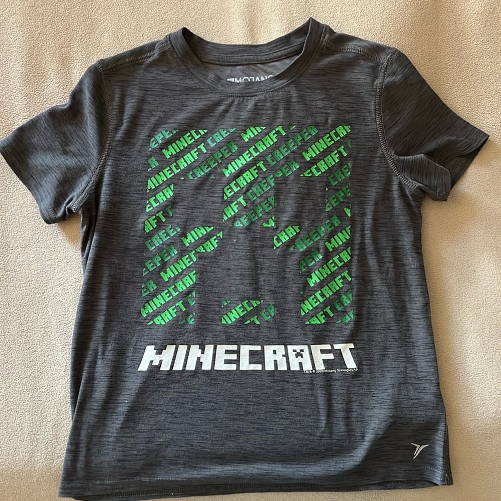 Minecraft t shirt boys small